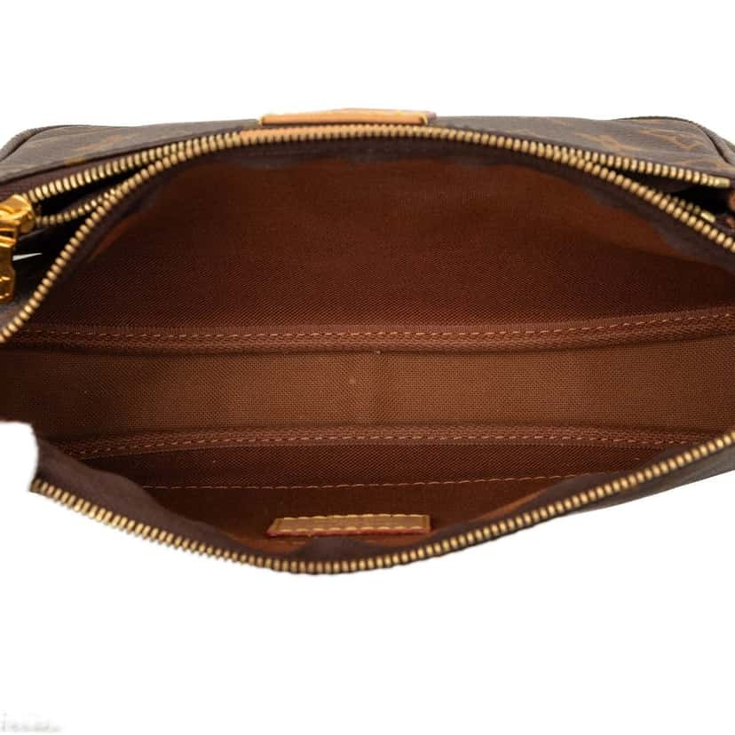Louis Vuitton Monogram Multi Pochette Accessoires Brown Very good condition - Model View