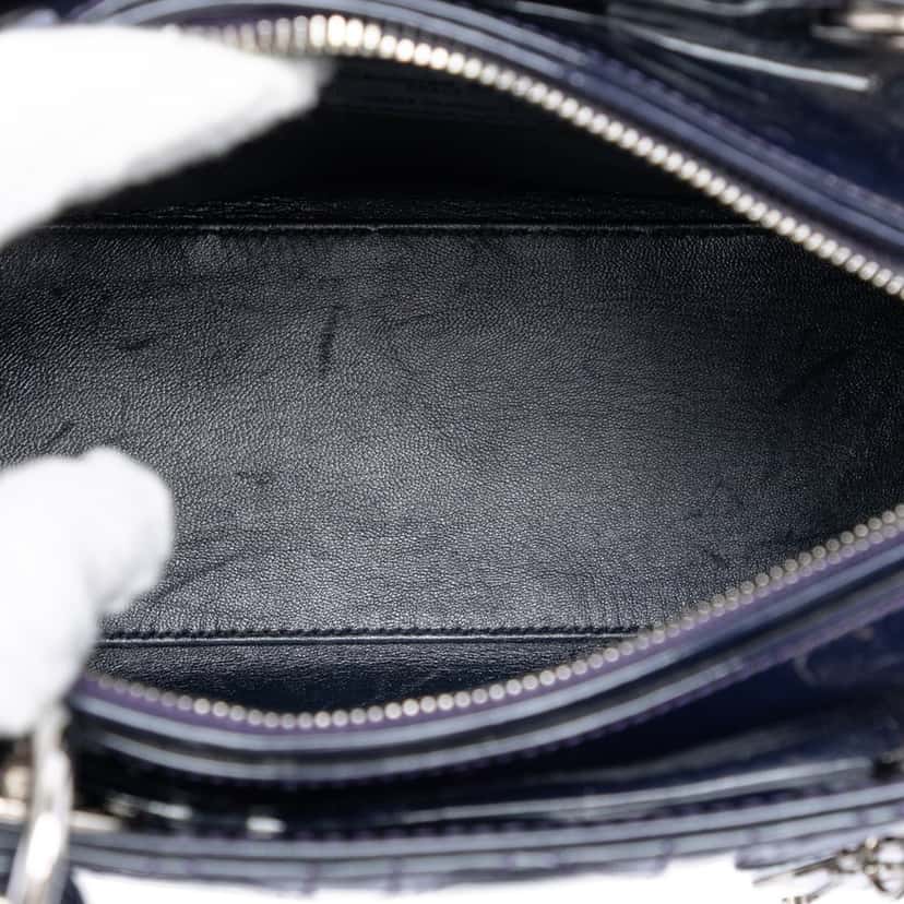 Dior Medium Patent Cannage Lady Dior Purple Leather Very good condition - Model View