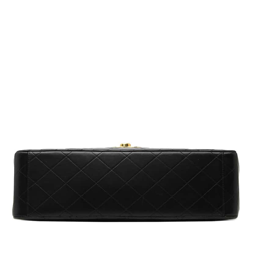 Chanel Maxi XL Classic Lambskin Single Flap Black Leather Very good condition - Inside View