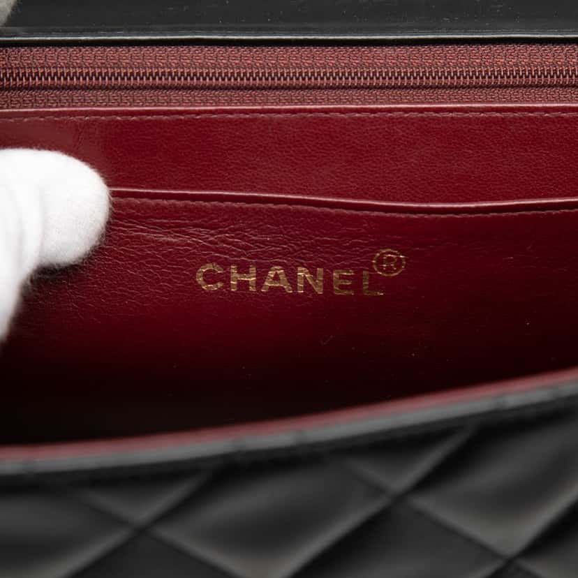 Chanel Maxi XL Classic Lambskin Single Flap Black Leather Very good condition - Box View