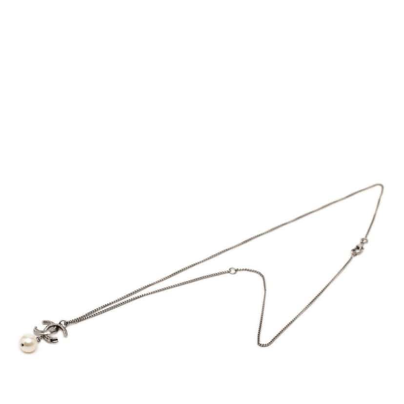 Chanel CC Brass Faux Pearl Pendant Necklace Silver Metal Very good condition - Inside View