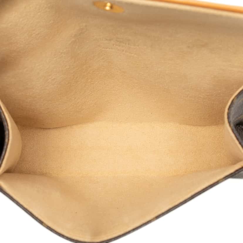 Louis Vuitton Monogram Pochette Florentine Brown Very good condition - Model View