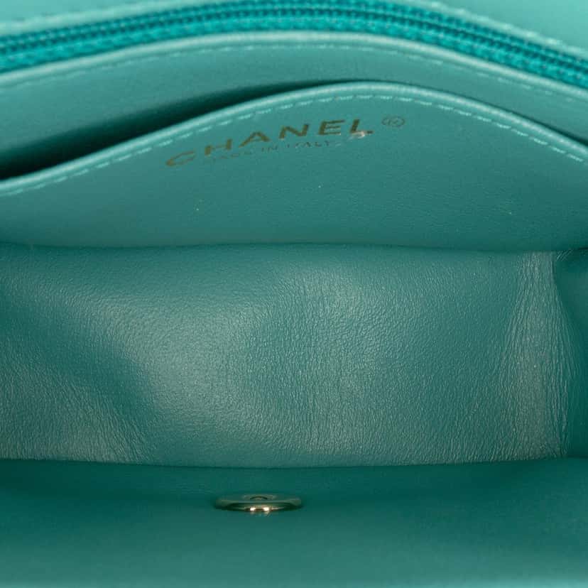 Chanel Mini Square Classic Lambskin Single Flap Green Leather Never worn - Model View