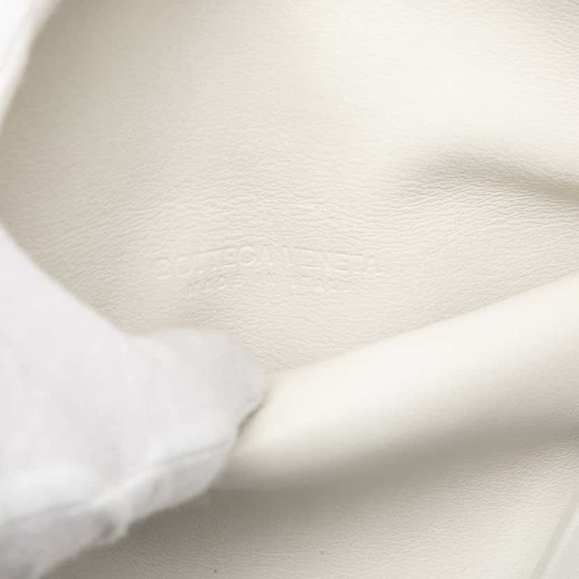 Bottega Veneta Leather BV Trine Angular Clutch White Leather Very good condition - Box View