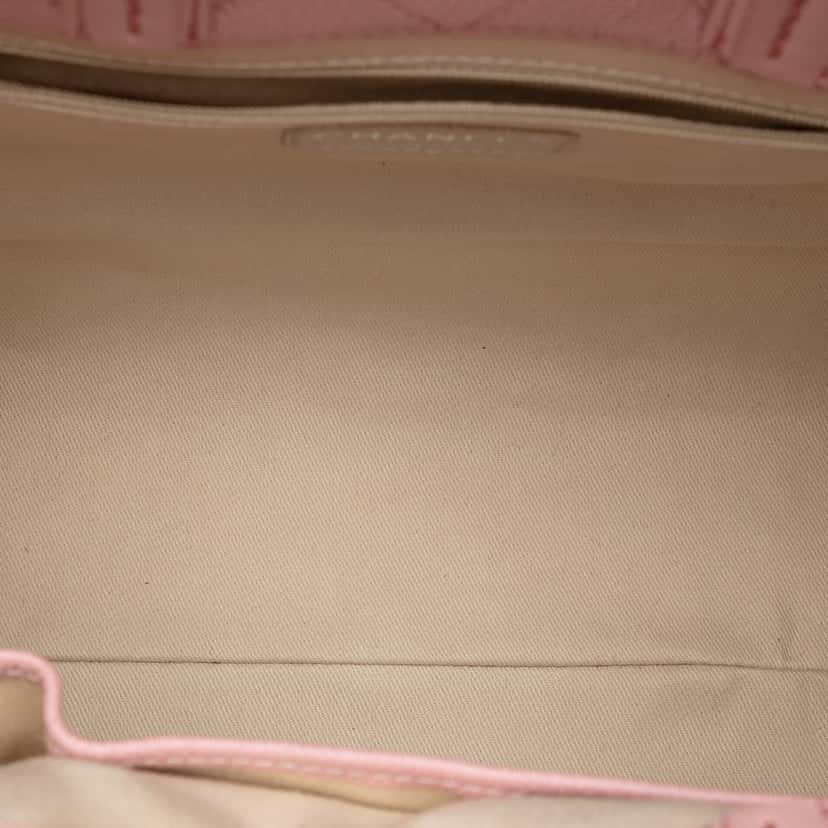 Chanel Small Quilted Caviar CC Pocket Tote Pink Leather Very good condition - Model View