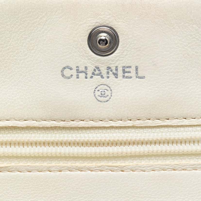 Chanel CC Quilted Perforated Lambskin Wallet On Chain White Leather Very good condition - Box View