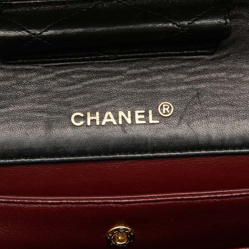 Chanel CC Quilted Lambskin Single Flap Black Leather Very good condition - Box View