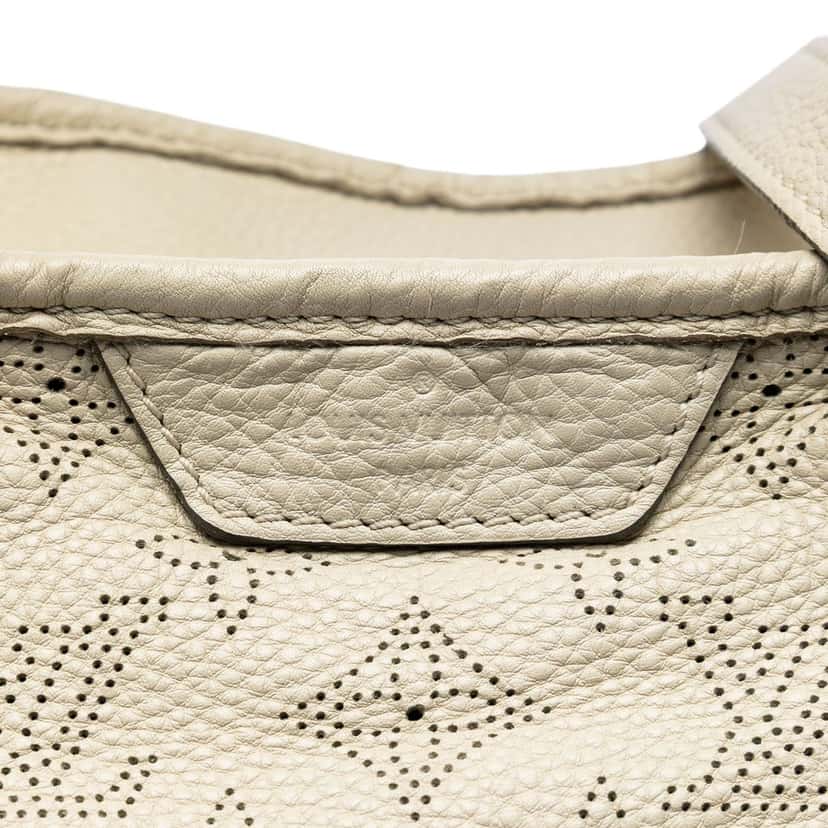 Louis Vuitton Monogram Mahina Stellar PM White Leather Very good condition - Box View