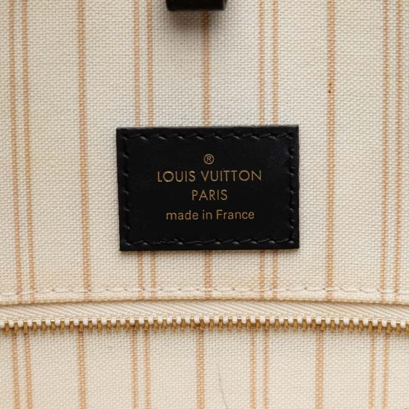 Louis Vuitton Monogram Giant Jungle Onthego GM White Very good condition - Box View