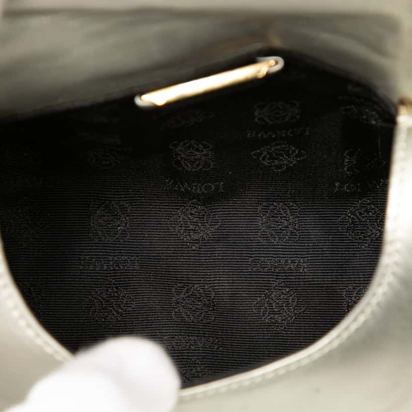Loewe Metallic Leather Anagram Flower Handbag Silver Leather Very good condition - Model View