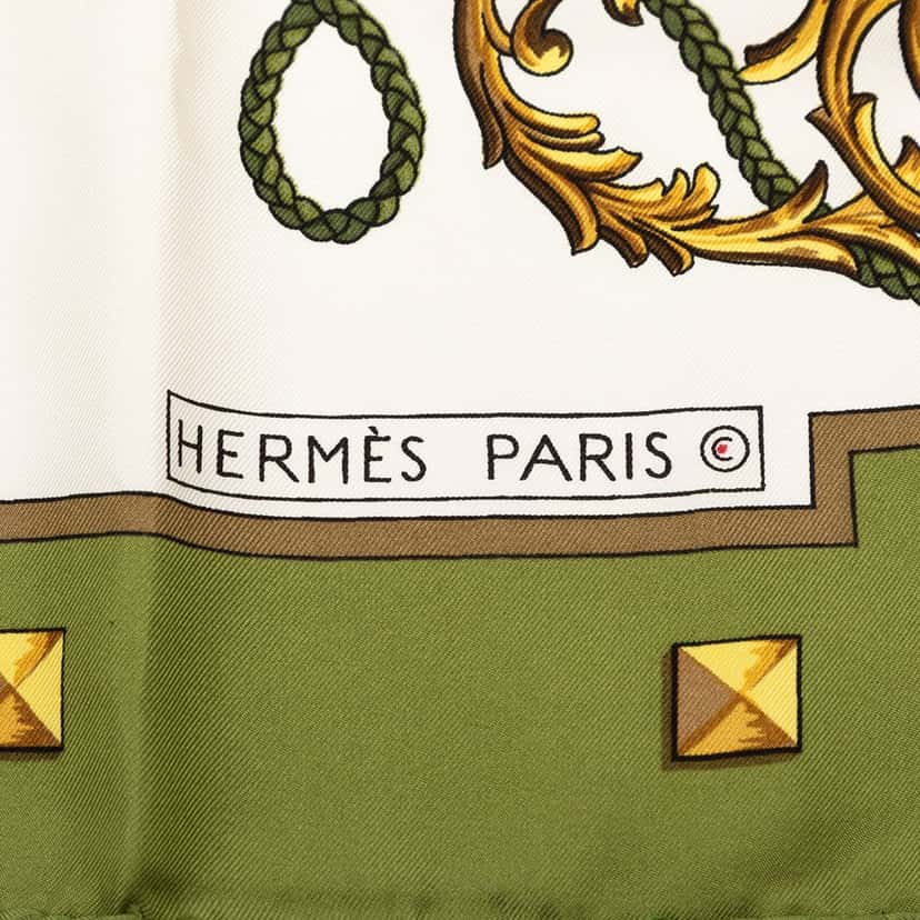 Hermès Les Cles Silk Scarf 90 Beige Very good condition - Inside View