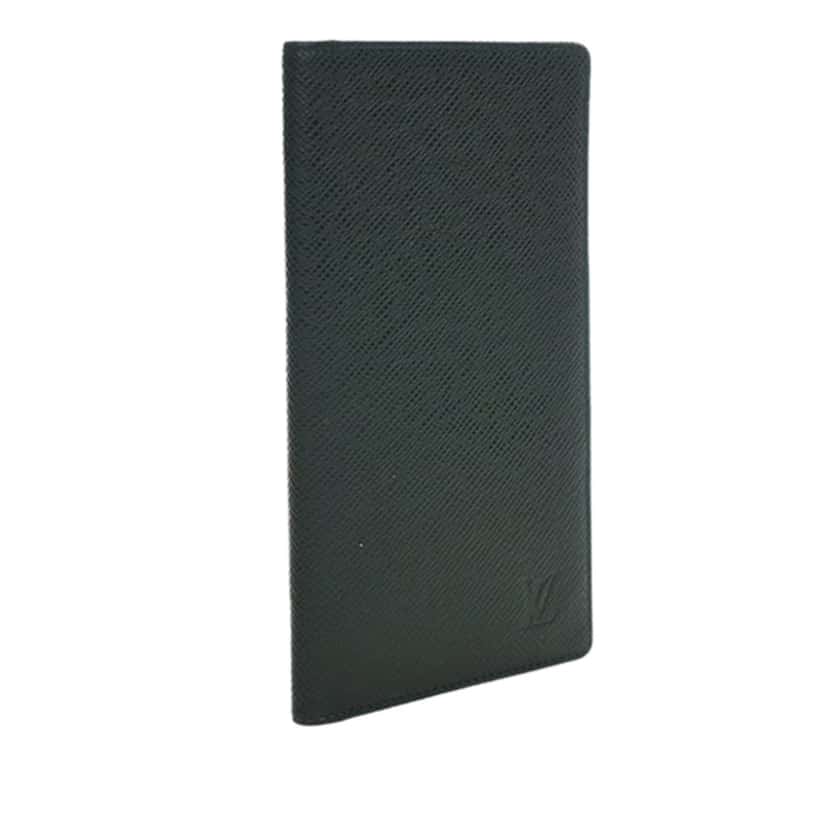 Louis Vuitton Taiga Checkbook Wallet Green Leather Very good condition - Model View