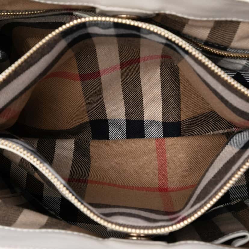 Burberry Medium Leather and House Check Banner Satchel White Leather Very good condition - Model View