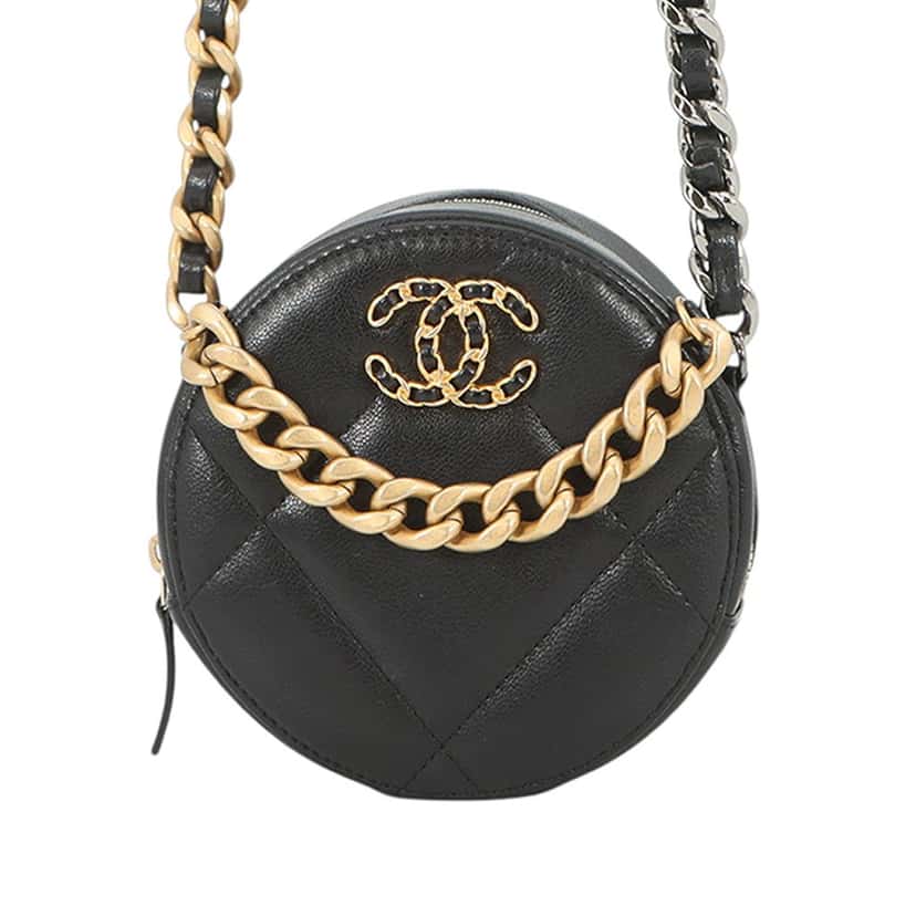 Chanel Lambskin 19 Round Clutch with Chain Black Leather Very good condition - Front View