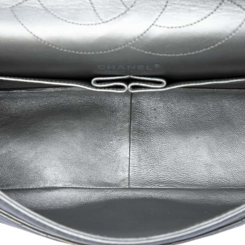 Chanel Quilted Metallic Aged Calfskin Reissue 2.55 Double Flap 227 Silver Leather Very good condition - Model View