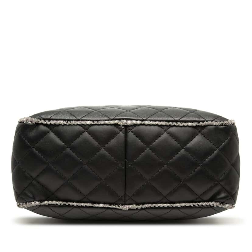 Chanel CC Quilted Lambskin Tweedy Bowler Bag Black Leather Very good condition - Inside View