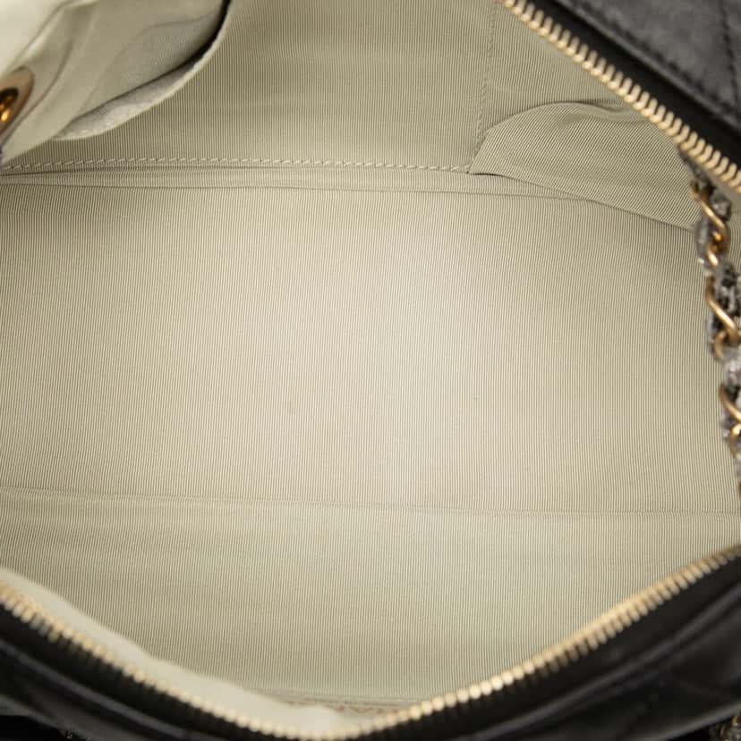 Chanel CC Quilted Lambskin Tweedy Bowler Bag Black Leather Very good condition - Model View