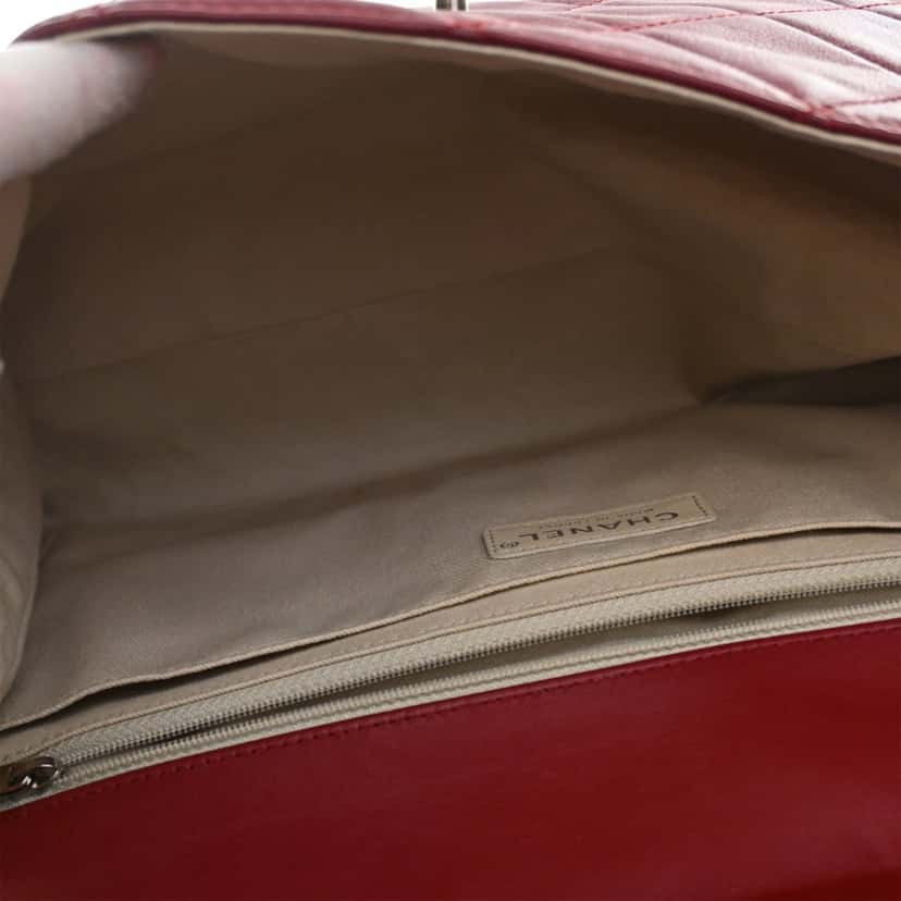 Chanel CC Quilted Calfskin In The Business Flap Red Leather Very good condition - Model View