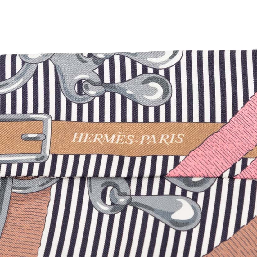 Hermès Mors a Jouets Chemise Twilly Silk Scarf Pink Never worn - Inside View