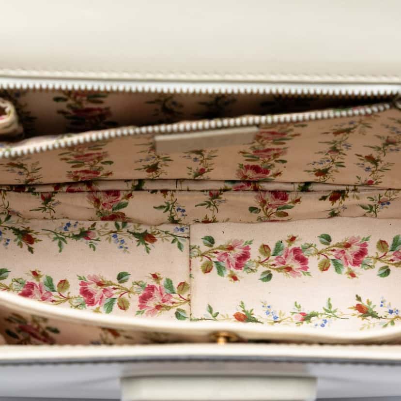 Gucci Calfskin Frame Print Bamboo Top Handle Bag White Leather Very good condition - Model View