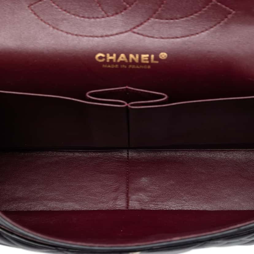 Chanel Jumbo Classic Lambskin Double Flap Black Leather Very good condition - Model View