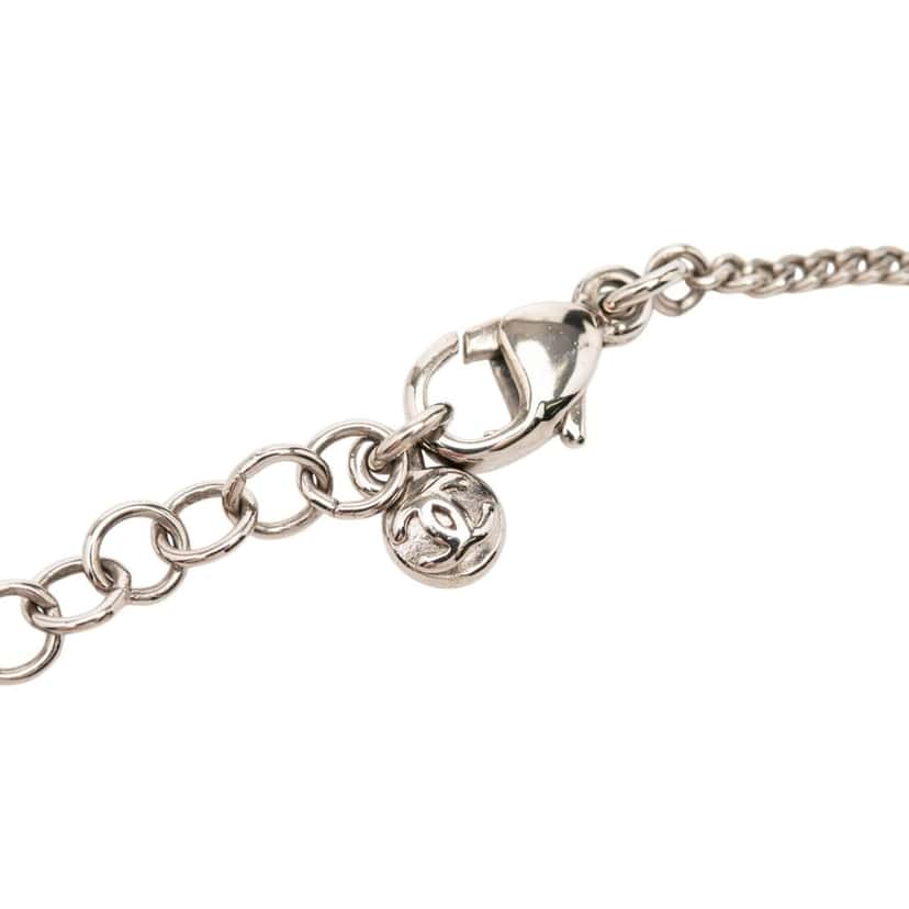 Chanel CC Brass Strass Pendant Necklace Silver Metal Very good condition - Model View