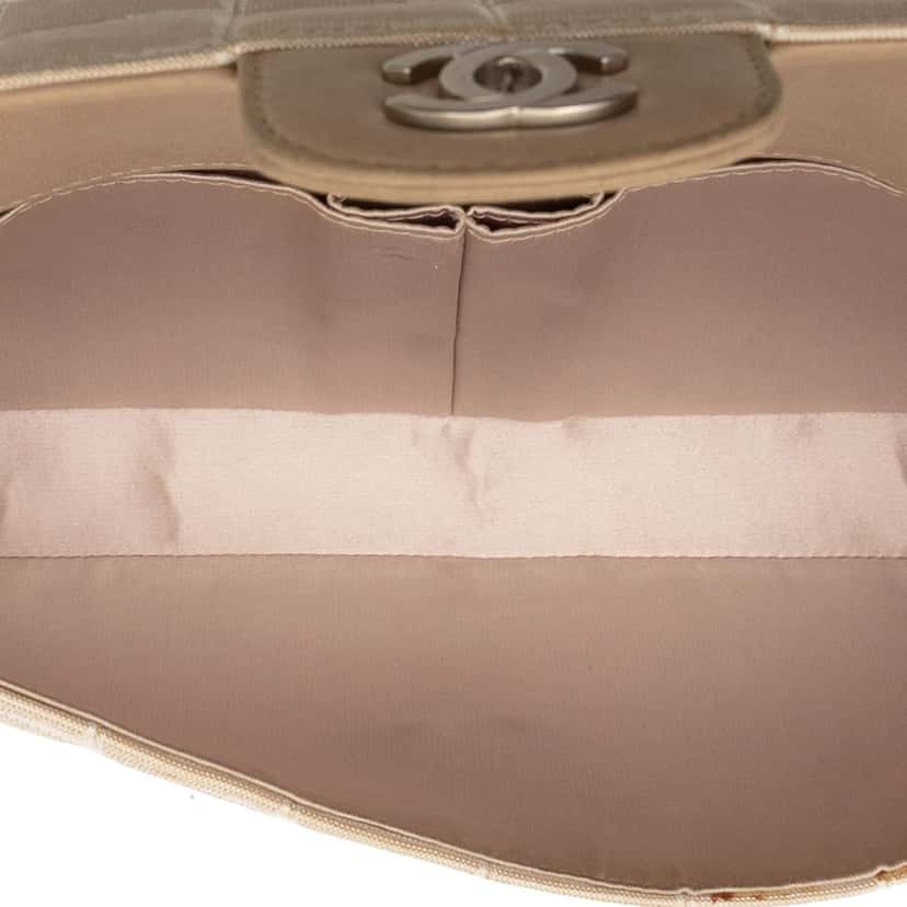 Chanel New Travel Line Nylon East West Flap Beige Very good condition - Model View