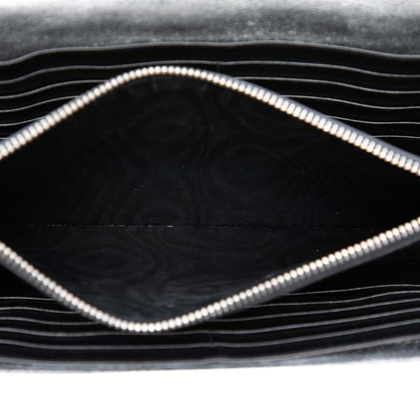 Saint Laurent Metallic Calfskin Matelasse Chevron Monogram Chain Wallet Silver Leather Very good condition - Model View
