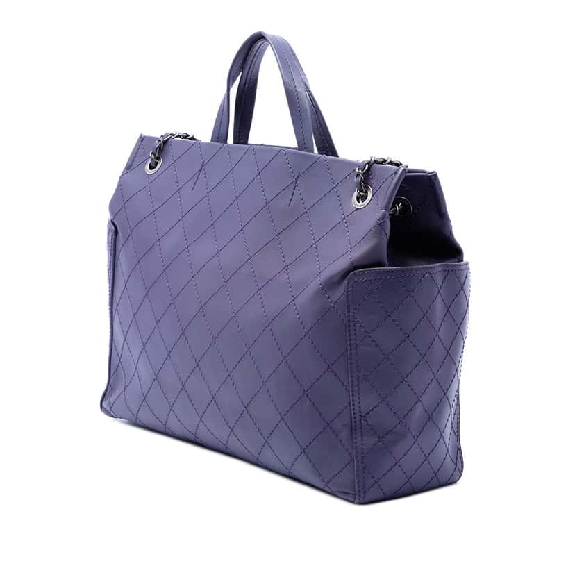 Chanel Large CC Quilted Calfskin Pocket Tote Purple Leather Very good condition - Back View