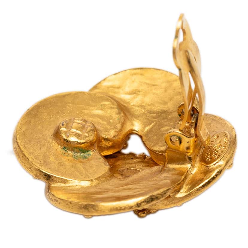 Chanel CC Gold Plated Clover Clip On Earrings Gold Metal Very good condition - Inside View