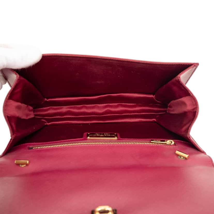 Ferragamo Medium Leather Vara Ginny Crossbody Red Leather Very good condition - Model View