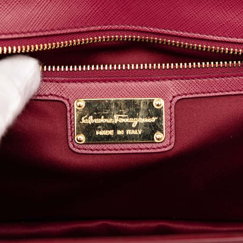 Ferragamo Medium Leather Vara Ginny Crossbody Red Leather Very good condition - Box View