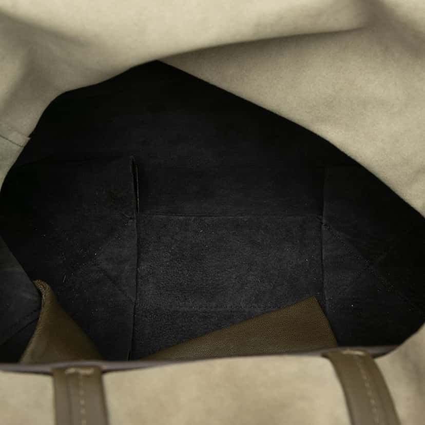 Celine Bicolor Leather Vertical Cabas Tote Green Leather Very good condition - Model View