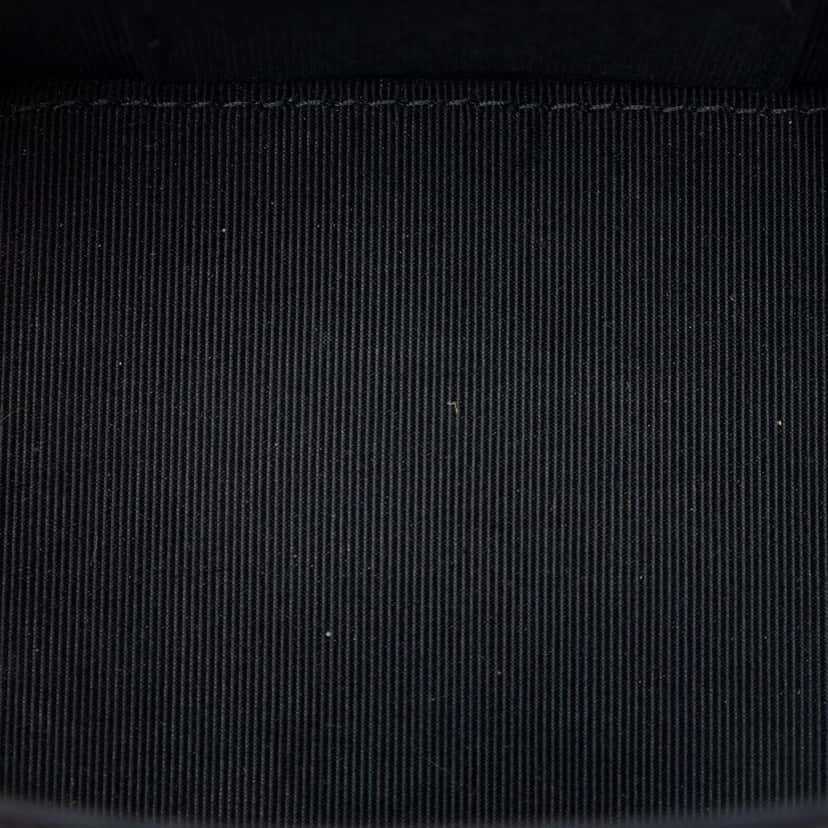 Chanel Mini Quilted Lambskin Trendy CC Vanity Case Black Leather Very good condition - Model View