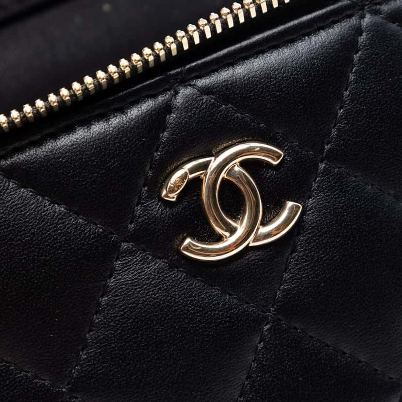 Chanel Mini Quilted Lambskin Trendy CC Vanity Case Black Leather Very good condition - Box View