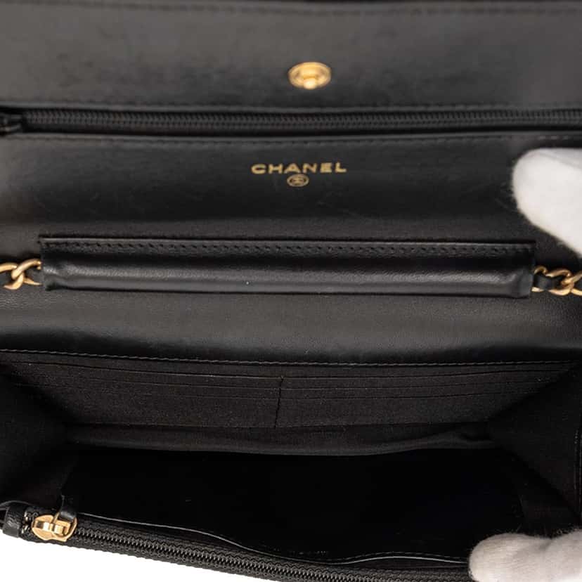 Chanel CC Quilted Lambskin Mosaic Wallet On Chain Black Leather Very good condition - Model View