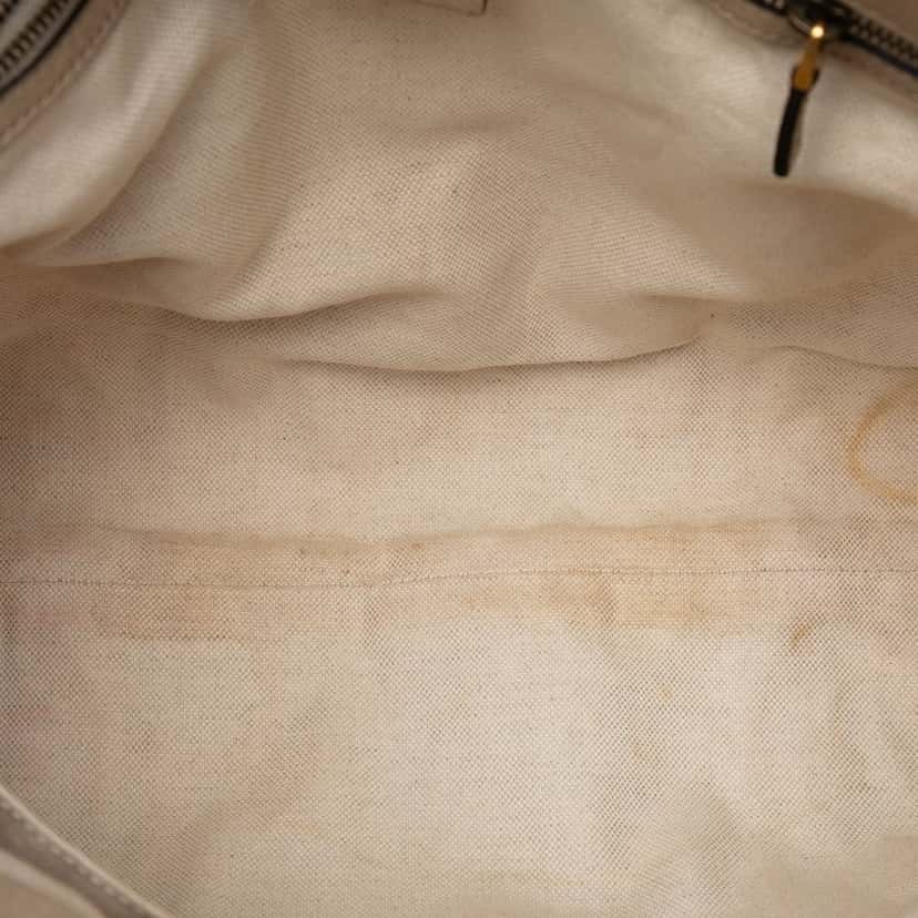 Gucci GG Canvas Miss GG Tote Beige Very good condition - Model View