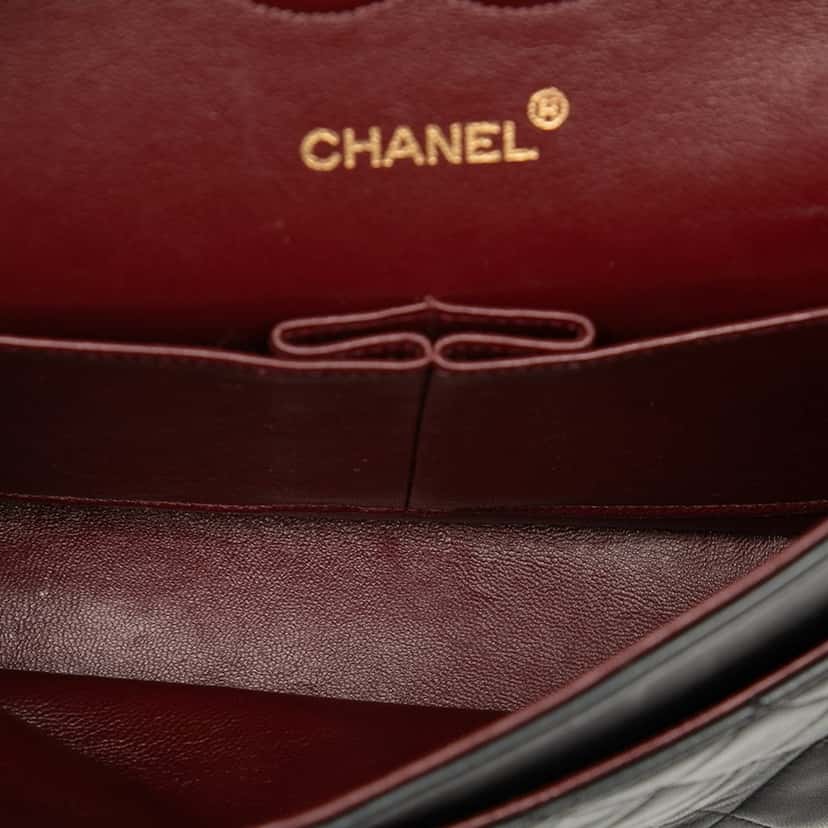 Chanel Medium Classic Lambskin Double Flap Black Leather Very good condition - Model View