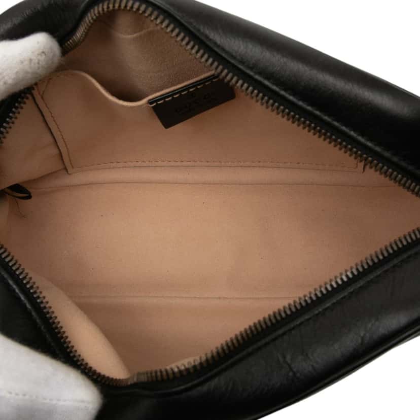 Gucci Small GG Marmont Matelasse Leather Crossbody Black Leather Very good condition - Model View