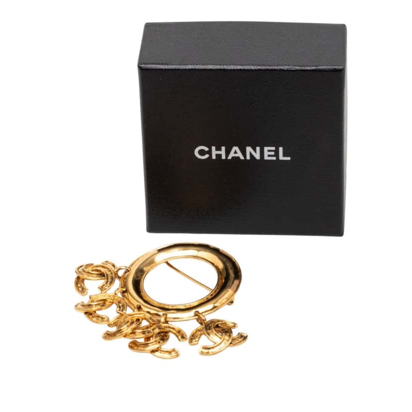 Chanel CC Gold Plated Five Charm Ring Brooch Gold Metal Very good condition - Model View