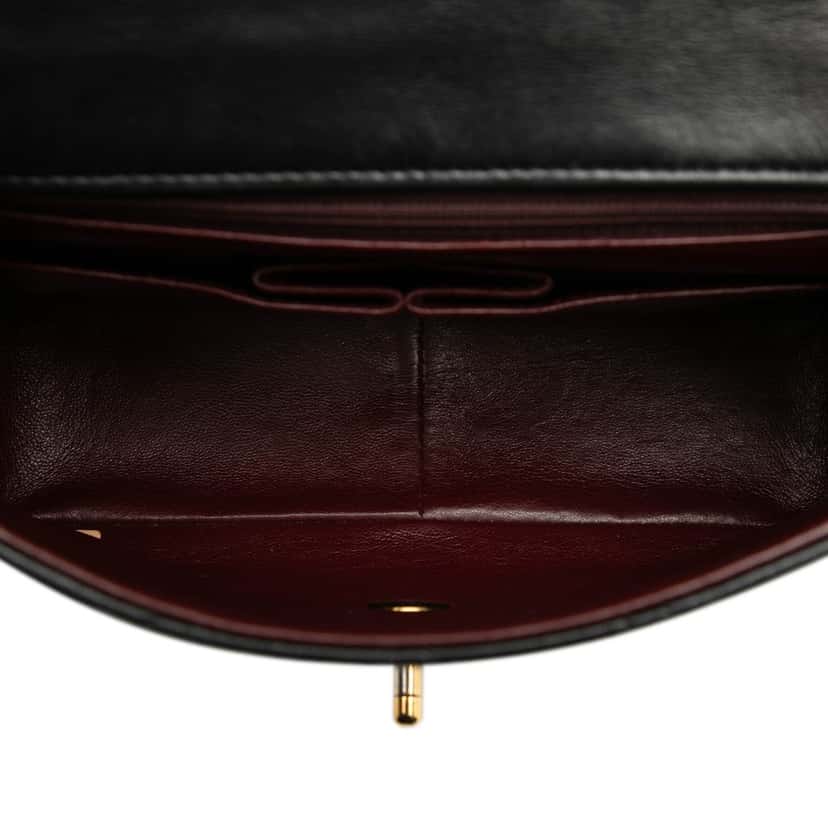 Chanel Small Square Quilted Lambskin Flap Black Leather Very good condition - Model View