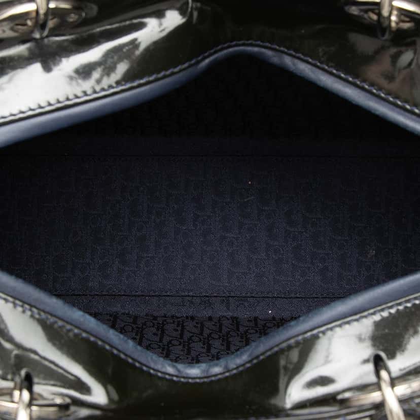 Dior Large Patent Cannage Lady Dior Blue Leather Never worn, with tag - Model View