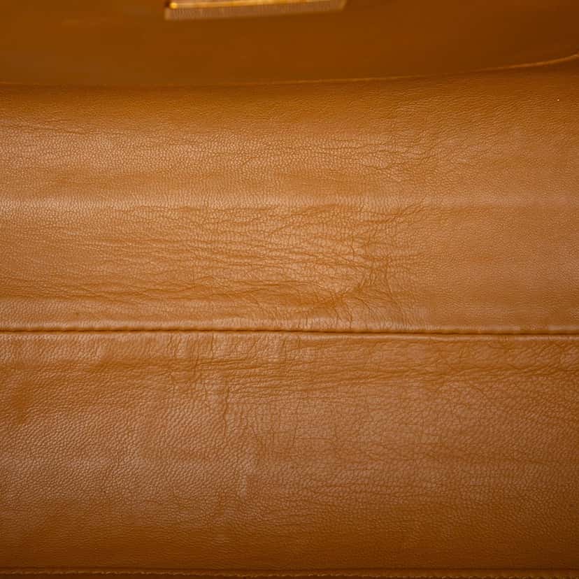 Prada Bicolor Saffiano Vernice Pyramid Frame Handbag Yellow Leather Very good condition - Model View