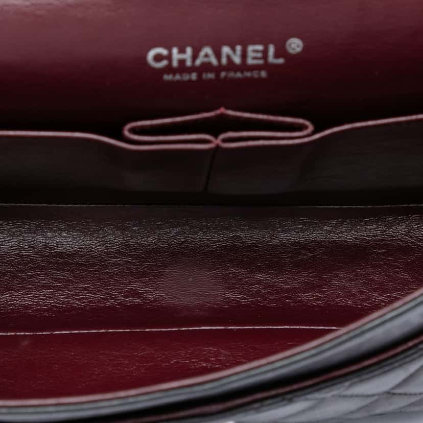Chanel Medium Classic Lambskin Double Flap Black Leather Very good condition - Model View