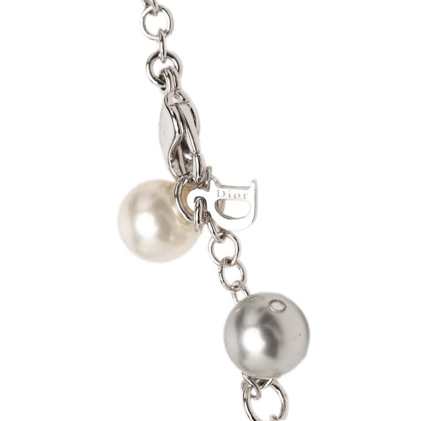Dior Brass Faux Pearl Rose Pendant Necklace Silver Metal Very good condition - Model View