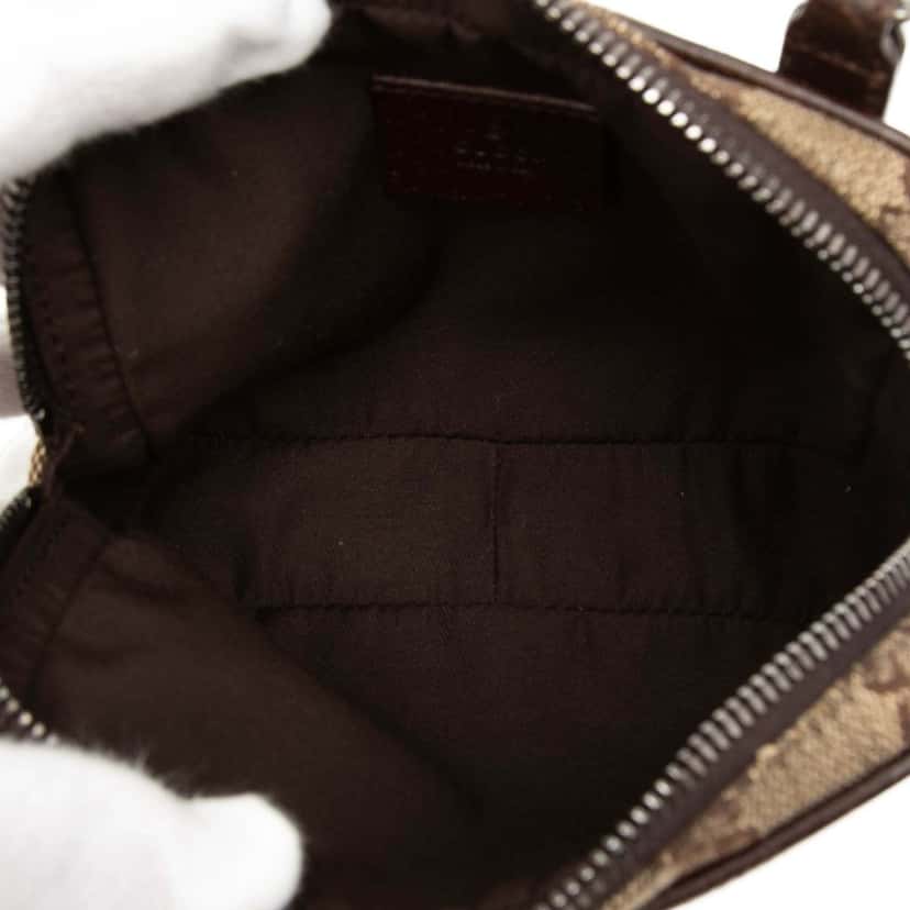 Gucci GG Canvas Crossbody Beige Very good condition - Model View