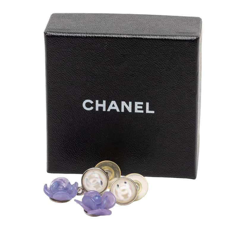 Chanel CC Brass and Resin Camellia Drop Push Back Earrings Silver Metal Very good condition - Model View