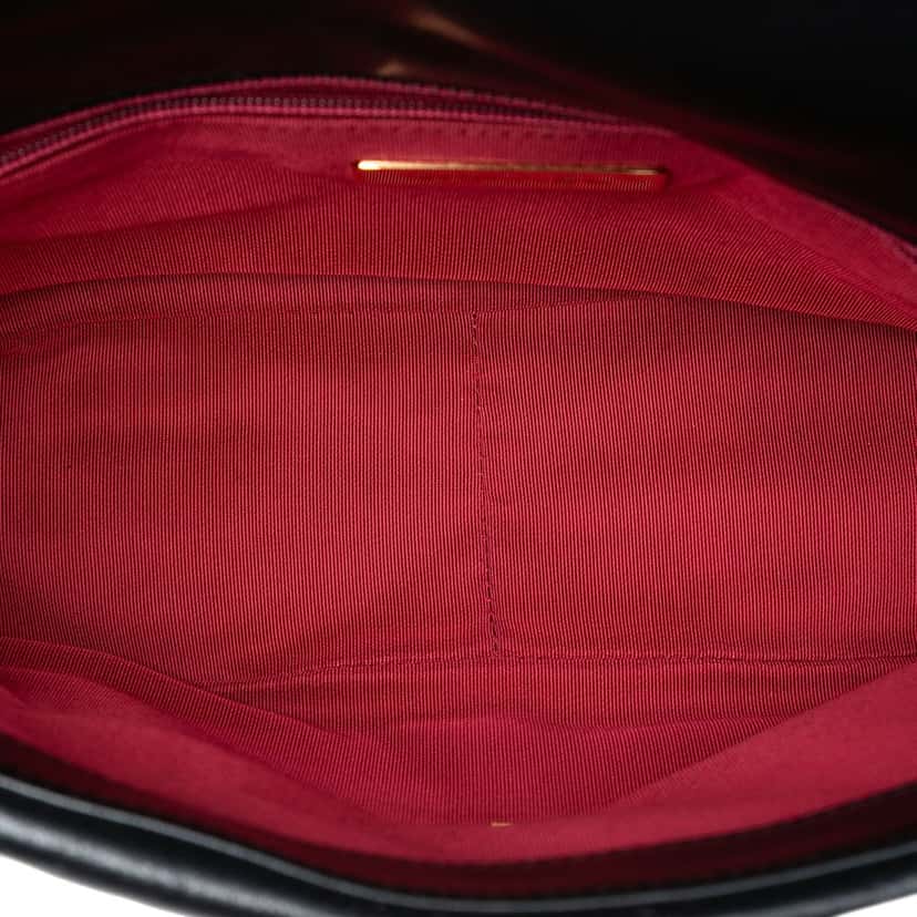 Chanel Medium Lambskin 19 Flap Black Leather Never worn, with tag - Model View