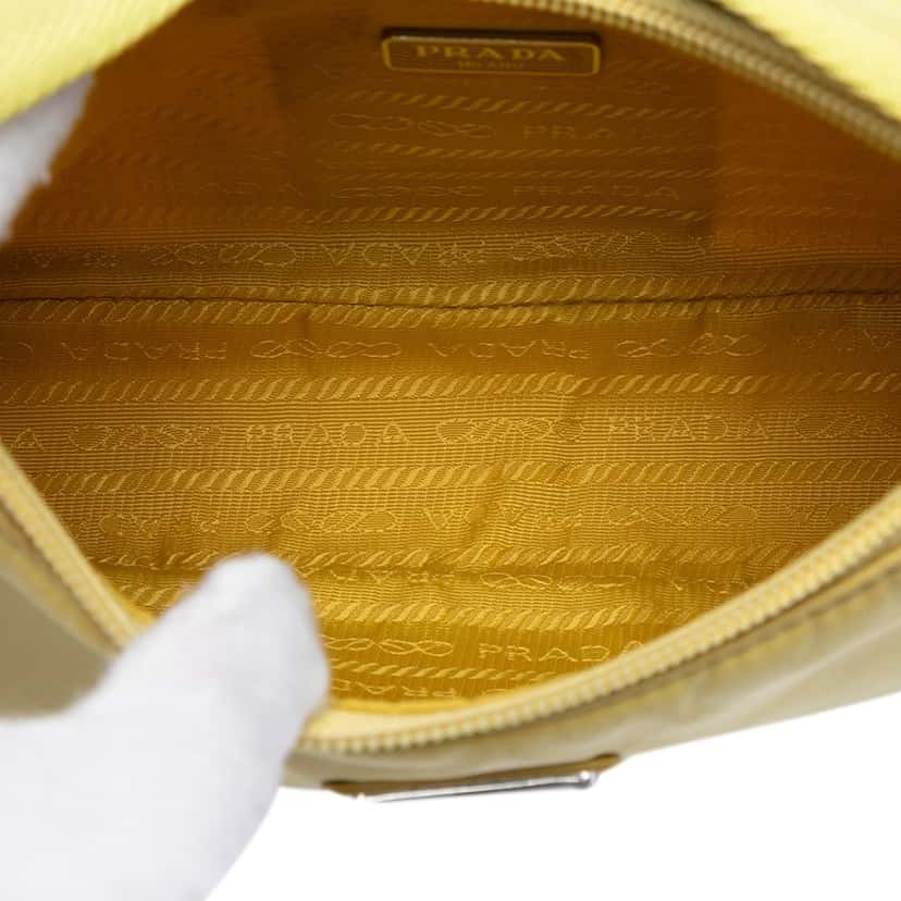 Prada Mini Tessuto Re Edition 2000 Shoulder Bag Yellow Very good condition - Model View