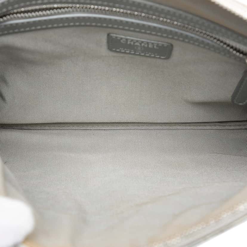Chanel Medium Chevron Metallic Aged Calfskin O Case Clutch Silver Leather Very good condition - Model View
